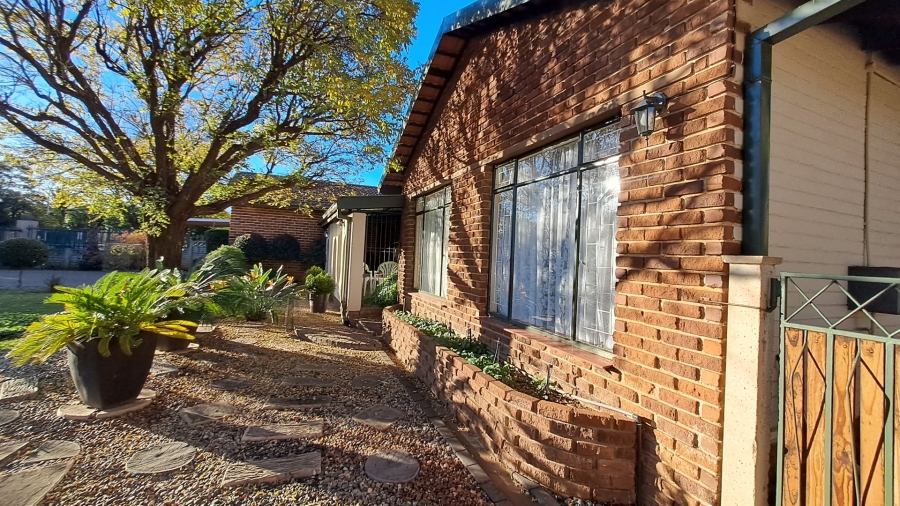 5 Bedroom Property for Sale in Universitas Free State
